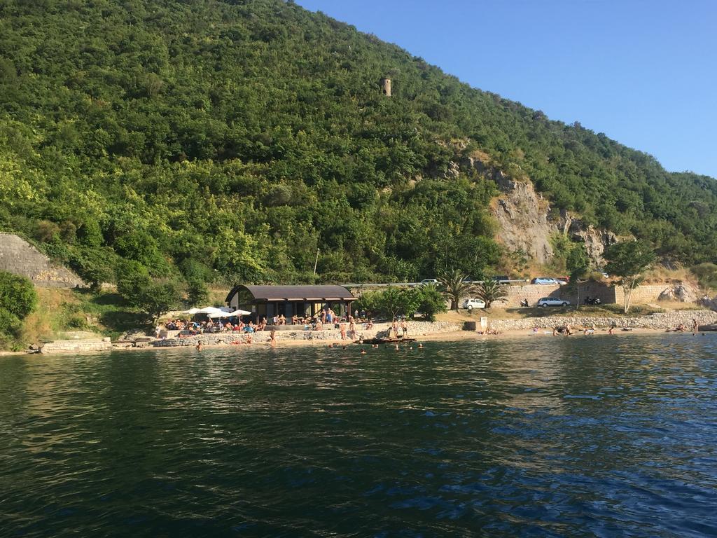 Oldhouse Vucinovic Apartment Tivat Ngoại thất bức ảnh